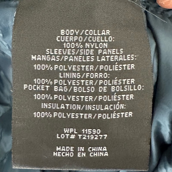 32 Degrees Heat Women’s Blue Puffer Jacket Ribbed Panel Sleeves Lightweight - Picture 7 of 7